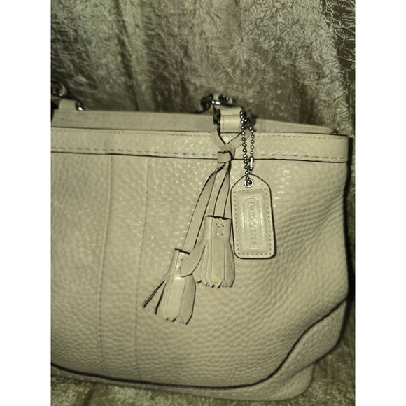 Vintage Coach Legacy Pebbled Leather Tote – Style L043-5056 – Creamy Buttery Tan - Picture 3 of 16